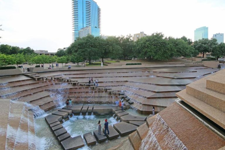 Top 25 Free Things to Do in Dallas Fort Worth :: Southern Savers